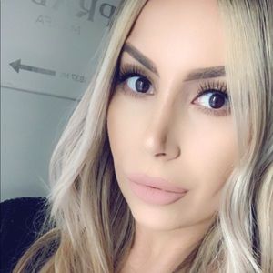 Meet your Posher, Ani